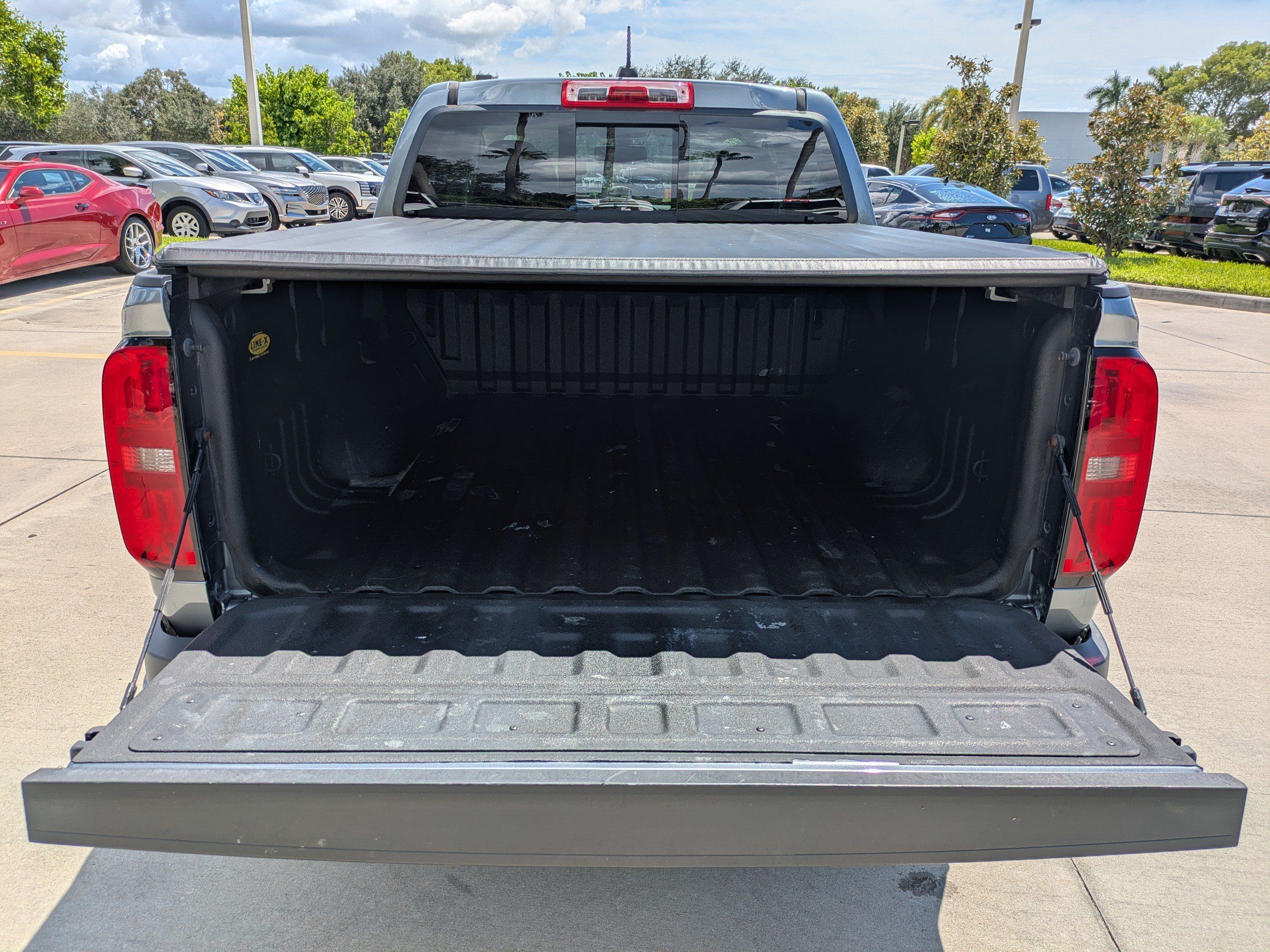 Used 2019 Chevrolet Colorado Z71 AWD/4WD image 11