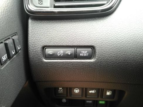 Used 2020 Nissan Rogue SL FWD image 39