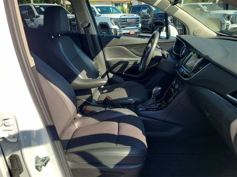 Used 2022 Buick Encore Preferred w/ Safety Package image 25