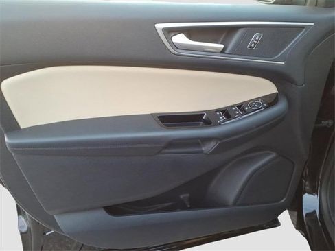 Used 2020 Ford Edge SEL w/ Convenience Package image 23