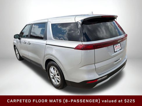 Used 2023 Kia Carnival LX FWD image 4