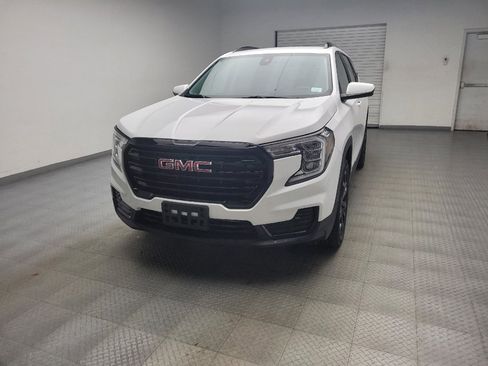 Used 2022 GMC Terrain SLE w/ Elevation Edition AWD/4WD image 15