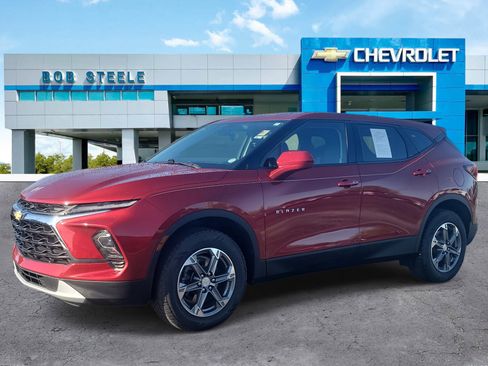 Used 2023 Chevrolet Blazer LT image 3