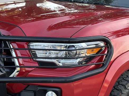 Used 2017 Toyota Tacoma SR5 image 6