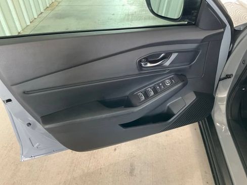 Certified 2025 Honda Accord SE image 4