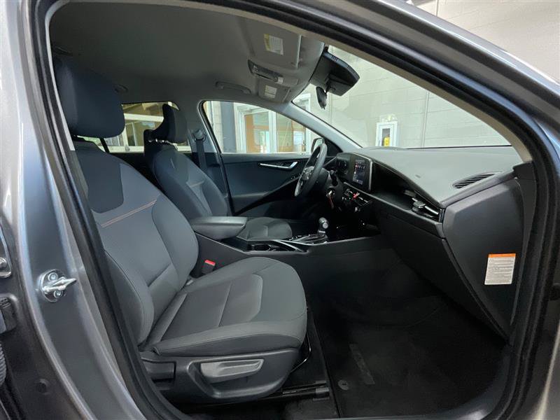 Used 2025 Kia Niro LX FWD image 29
