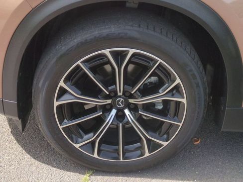 Certified 2025 MAZDA CX-70 Plug-In Hybrid w/ Premium Pkg AWD/4WD image 10