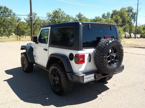 Used 2025 Jeep Wrangler Sport AWD/4WD image 3