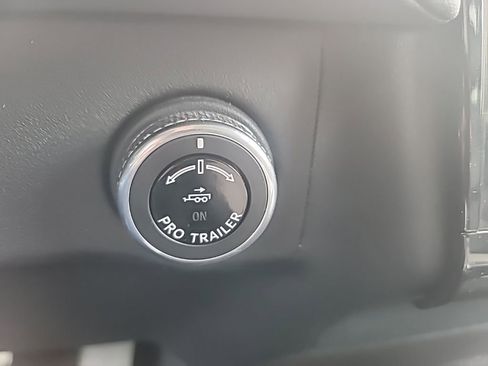 Used 2025 Lincoln Navigator Reserve image 21