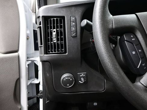 Used 2025 Chevrolet Express 3500 LT w/ LT Preferred Equipment Group RWD image 20