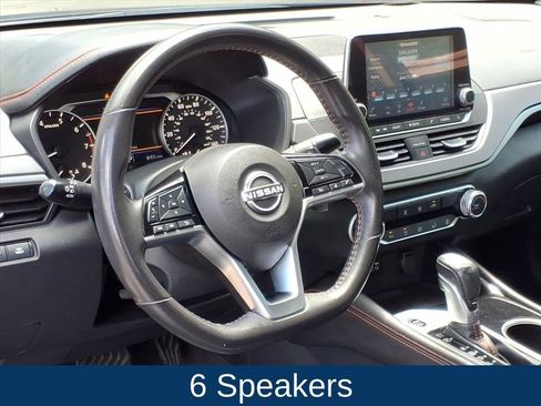 Used 2024 Nissan Altima 2.5 SR FWD image 2