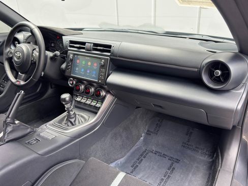 Used 2022 Toyota GR86 Premium w/ ALL Weather Mat Package (TMS) RWD image 13