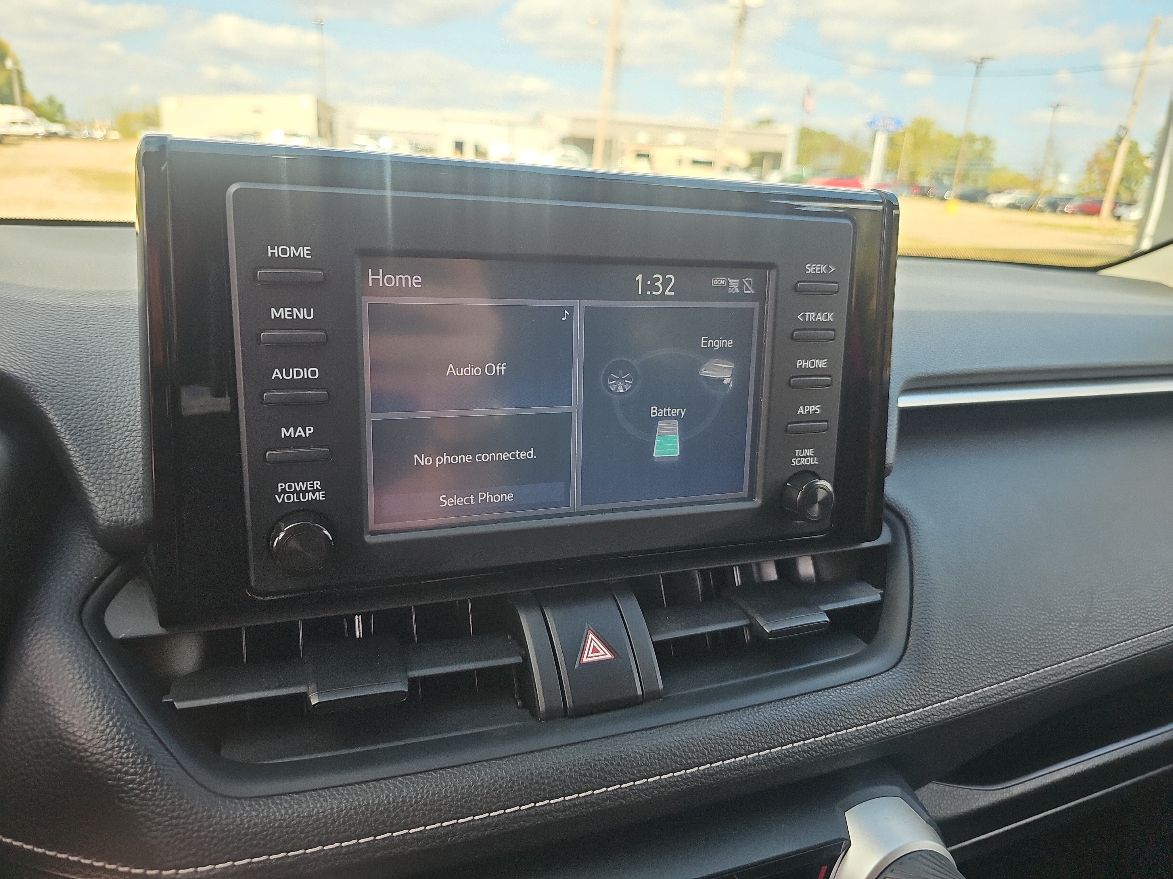 Used 2019 Toyota RAV4 LE w/ Carpet Mat Package AWD/4WD image 27
