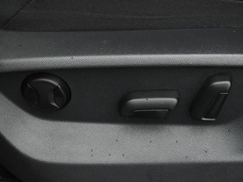 Used 2020 Volkswagen Tiguan SEL image 14