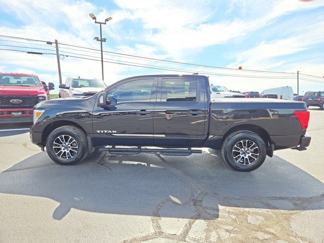 Used 2024 Nissan Titan SV w/ SV Convenience Package AWD/4WD image 3