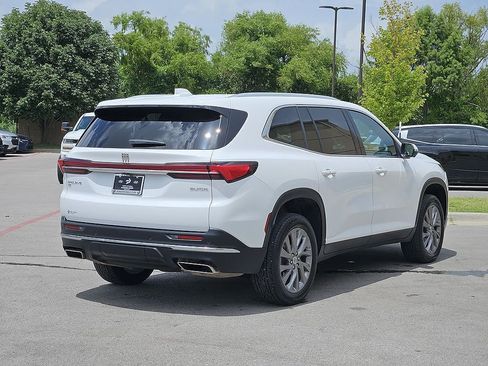 Used 2025 Buick Enclave Preferred AWD/4WD image 4