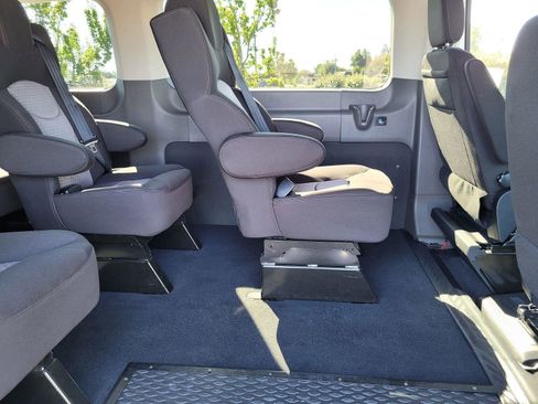 Used 2022 Ford Transit 350 XLT RWD image 4