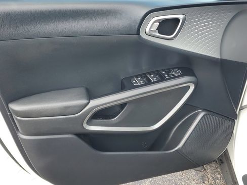 Used 2024 Kia Soul S FWD image 5