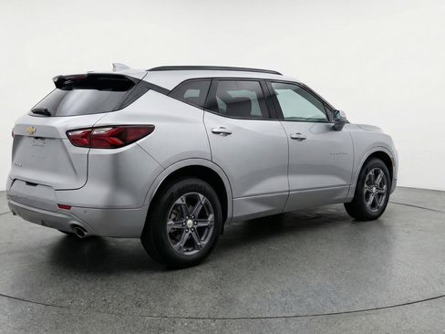 Used 2025 Chevrolet Blazer LT image 9