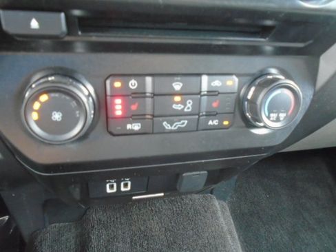 Used 2016 Ford F150 XLT w/ Equipment Group 302A Luxury AWD/4WD image 19