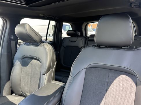 New 2024 Jeep Grand Cherokee Altitude image 16