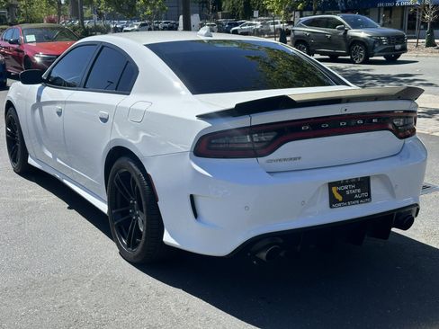 Used 2019 Dodge Charger GT image 11