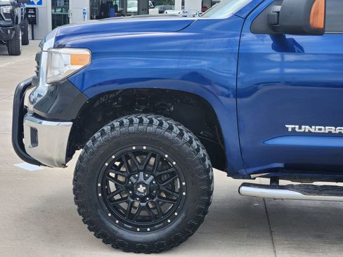 Used 2015 Toyota Tundra SR5 w/ SR5 Upgrade Package image 10
