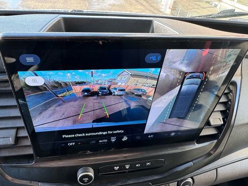 Used 2022 Ford E-Transit 148 High Roof Extended image 21