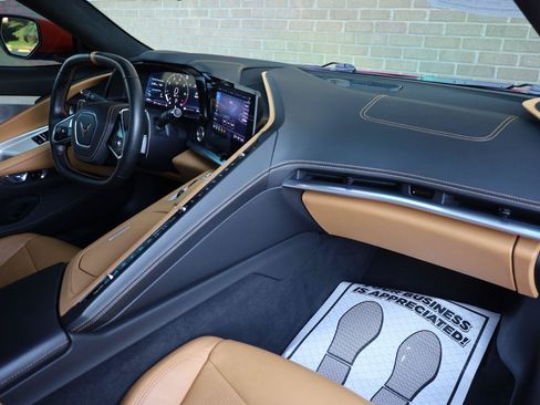Used 2021 Chevrolet Corvette Stingray Premium Cpe w/ Z51 Performance Package RWD image 28