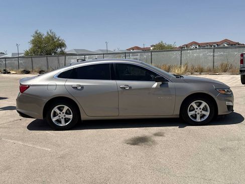 Used 2022 Chevrolet Malibu LS FWD image 9
