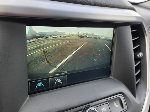 Used 2019 GMC Acadia SLE image 2