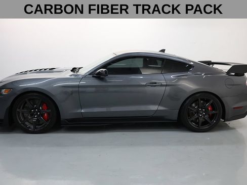 Used 2022 Ford Mustang Shelby GT500 w/ Carbon Fiber Track Pack RWD image 4