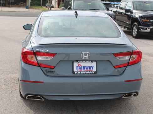 Used 2022 Honda Accord Sport image 11