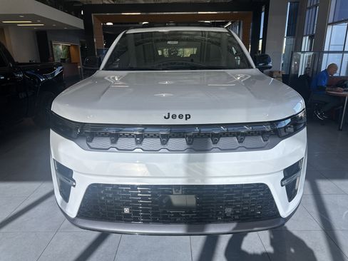 New 2026 Jeep Grand Wagoneer L Limited AWD/4WD image 4