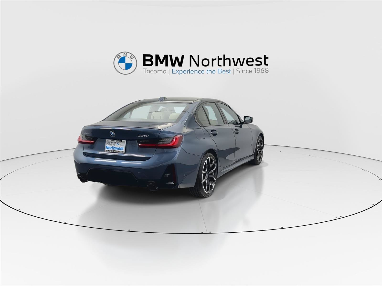Used 2026 BMW 330i xDrive Sedan w/ M Sport Package AWD/4WD image 2