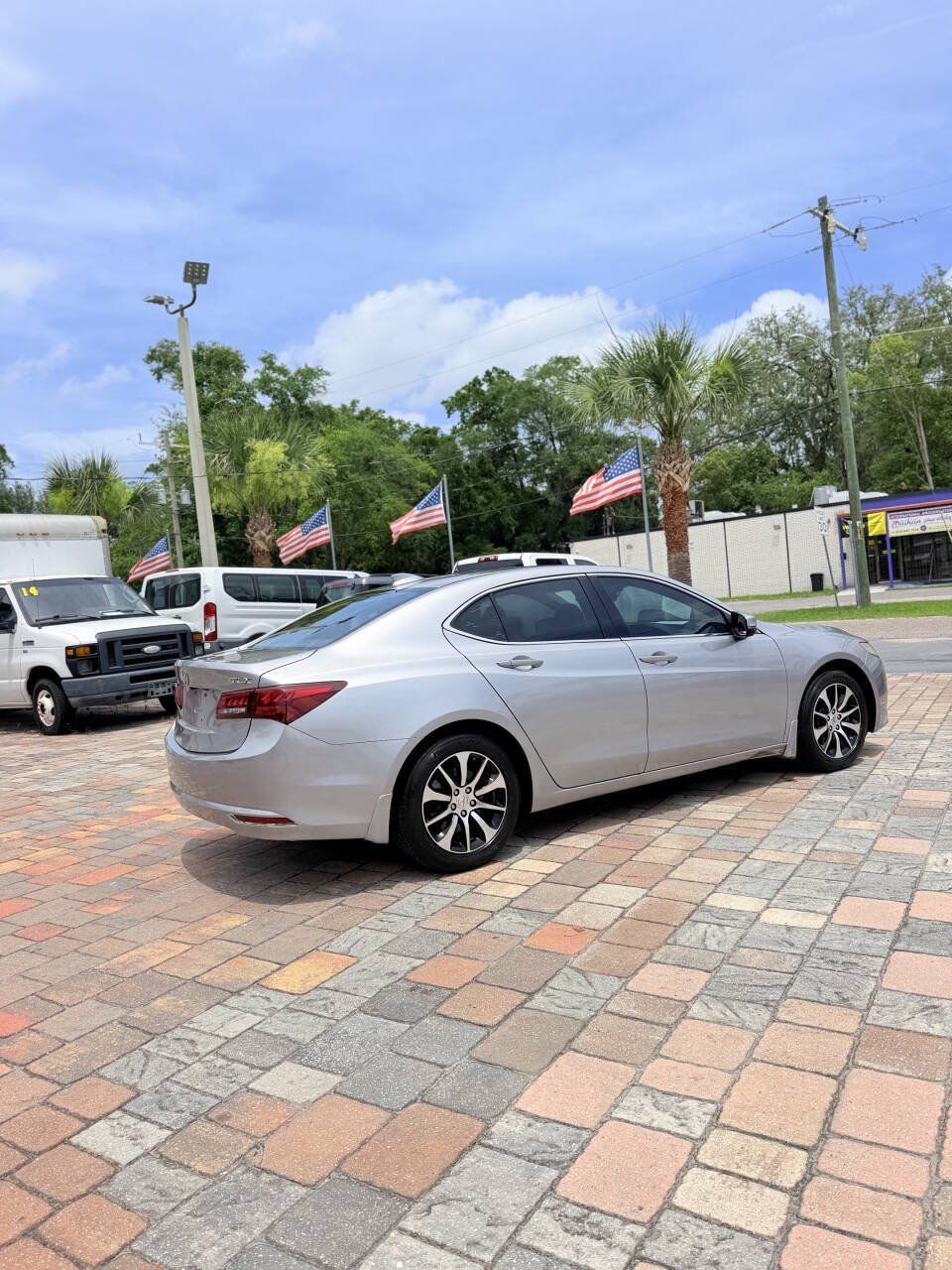 Used 2017 Acura TLX FWD image 5