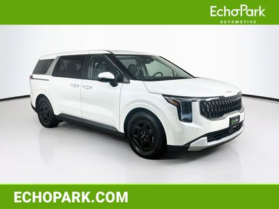 Used 2025 Kia Carnival
