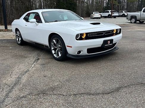 Used 2022 Dodge Challenger GT image 1