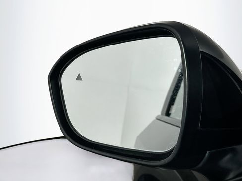 Used 2025 Nissan Kicks SV FWD image 16