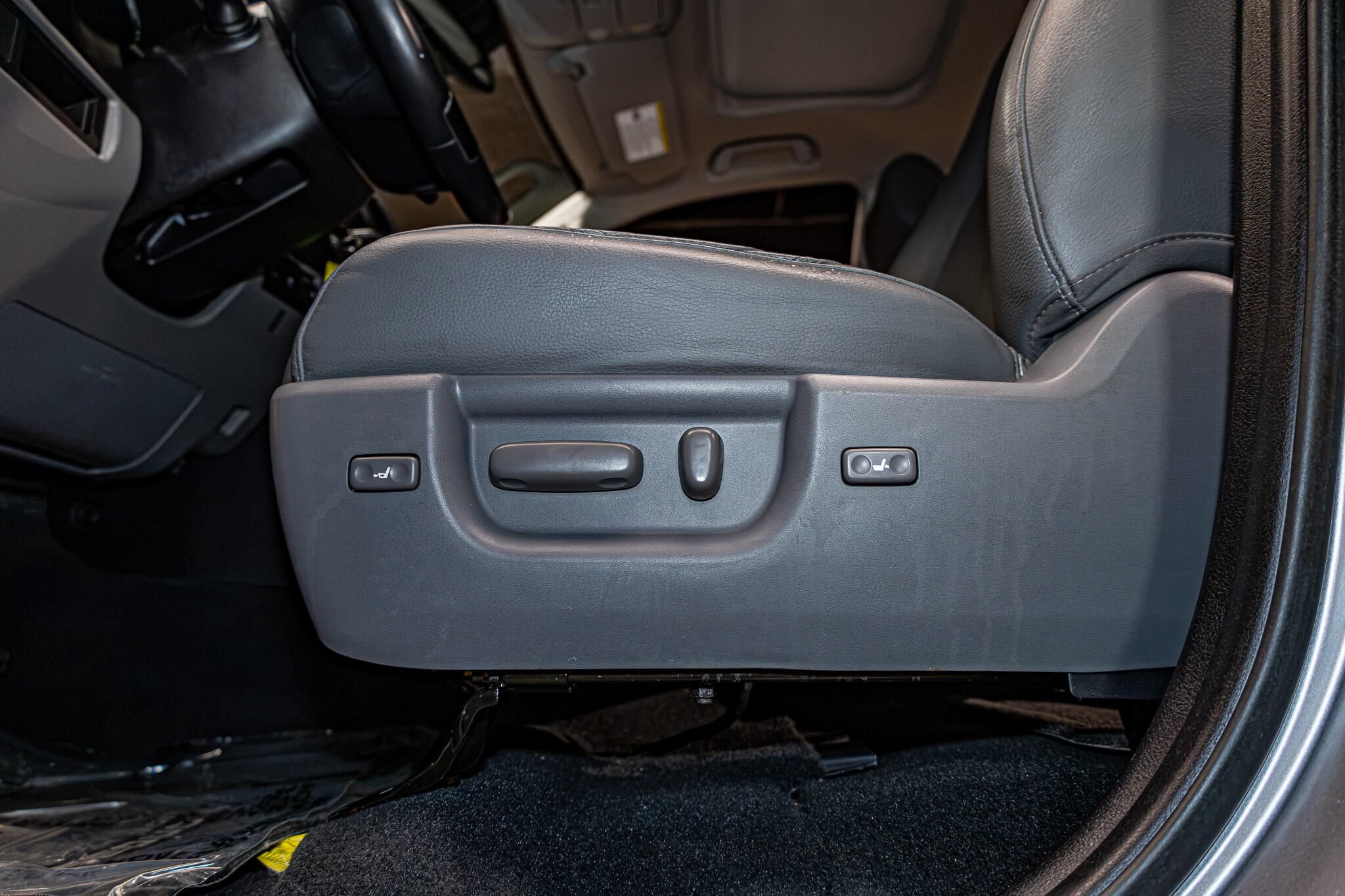 Used 2019 Toyota Sequoia SR5 w/ Premium Package RWD image 21
