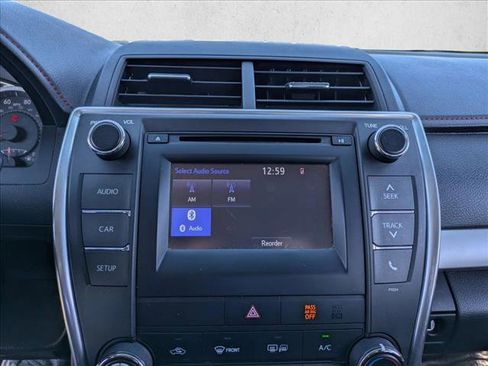 Used 2016 Toyota Camry SE image 14