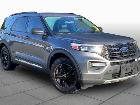 Used 2021 Ford Explorer XLT w/ Equipment Group 202A RWD image 3
