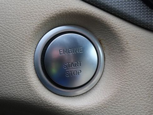 Used 2018 Mercedes-Benz GLA 250 image 36