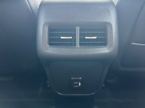 Used 2024 GMC Terrain SLE w/ Driver Convenience Package FWD image 25