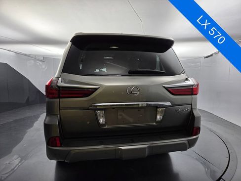 Used 2017 Lexus LX 570 4WD w/ Luxury Package image 7