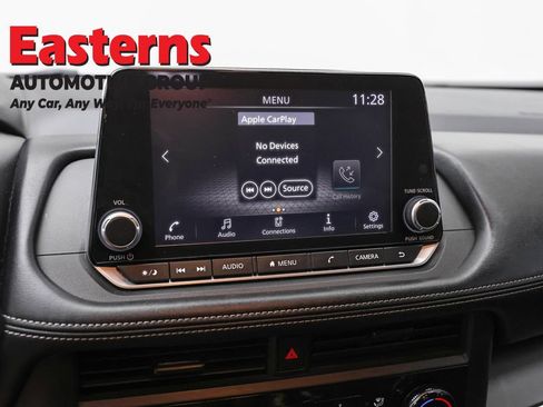 Used 2024 Nissan Rogue S AWD/4WD image 19