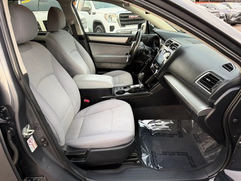 Used 2018 Subaru Outback 2.5i Premium AWD/4WD image 21