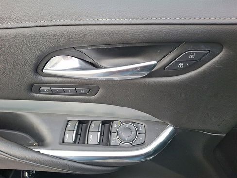 Used 2021 Cadillac XT4 Premium Luxury image 2