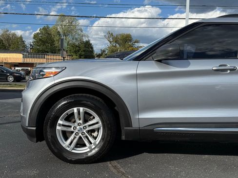 Used 2020 Ford Explorer XLT image 8