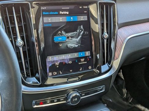 Used 2023 Volvo S60 T8 Plus image 16